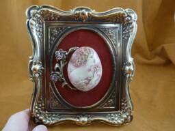 Framed Cameos Regal Robust Woman Blended Red Ivory Victorian Scrolled Floral Design Brass Frame Wall Shelf Desk Hanging Art Cfl3-20