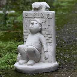 Neighbourhood Watch Garden Sculpture Concrete Funny Thief Ornament Whimsical Man Outdoor Decor Unique Cement Statue Humorous Yard Art Gift - thumbnail 4