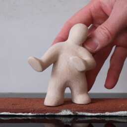 Disgust - Expressive Ceramic Figurine For Sandplay & Counseling - thumbnail 4
