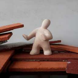 Disgust - Expressive Ceramic Figurine For Sandplay & Counseling - thumbnail 2