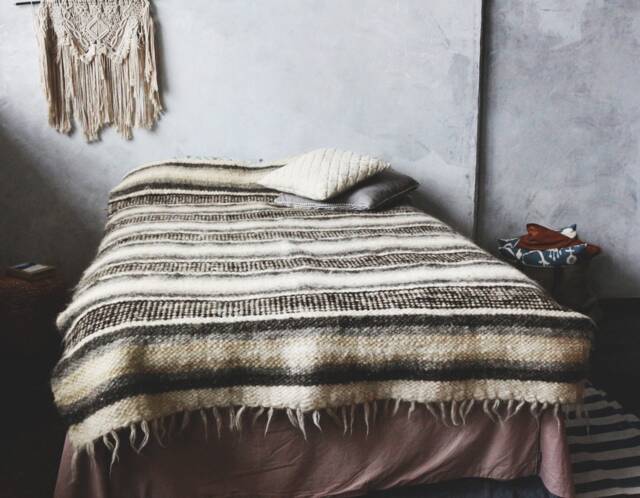 Handmade Organic Wool Weighted Blanket Chunky Knit Bedspread - image 1