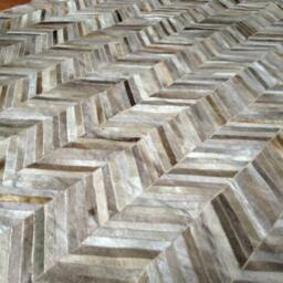 Cowhide Patchwork Rug Raw Leather Argentina - Free Shipping Rug, 6' X 8' Thin Chevron, Mix Of Taupes - thumbnail 4