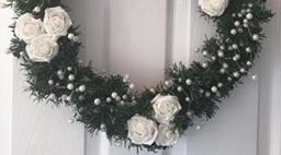 Christmas Wreath With White Glitter Flowers & Pearl Spray - thumbnail 2