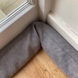 Soft Draught Excluder Easy Molding, Plastic-Free Door Stopper - thumbnail 3