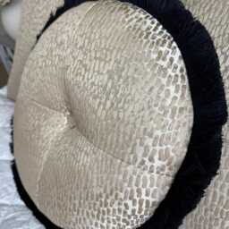 Black Gold Round Cushion - 16 - thumbnail 3