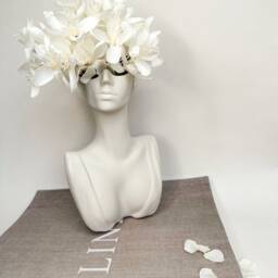 Unique Woman Vase - Modern Homeware Home Accessories Minimalistic Ornaments White Ceramic Decor - thumbnail 3