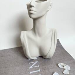 Unique Woman Vase - Modern Homeware Home Accessories Minimalistic Ornaments White Ceramic Decor - thumbnail 2
