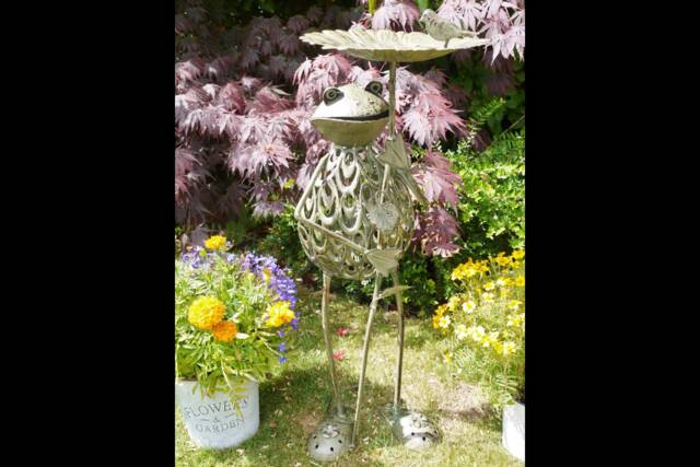 Large Green Frog Bird Feeder - image 1
