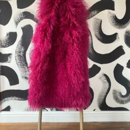 Mongolian Sheepskin Throw/Rug in Magenta Bright Pink - Free Postage Genuine - thumbnail 2