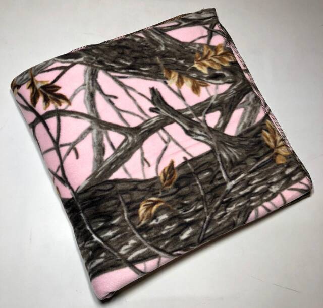 Zoofleece Pink Camouflage Camo Hunting Girls Blanket Quilt Throw Linen Comfortable Gift Birthday 60x60 - image 1