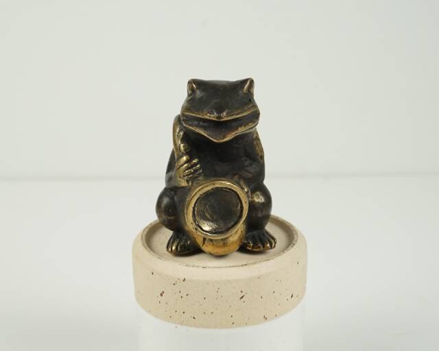 Frog Playing Saxophone Statue, 2.7 - image 1