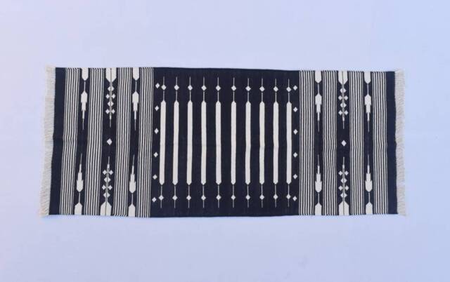2X5 Cotton Black & White Hand Woven Rug - 60 X 150 cm - image 1