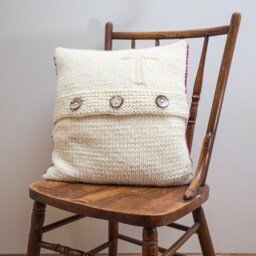 Letter T Maritime Signal Flag + Initial // Pillow Cover Hand Knit in Wool 20 - thumbnail 2