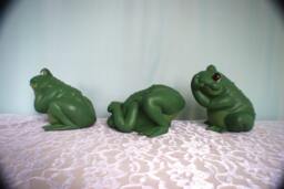 Whimsical 3-Piece Wise Frog Figurine Set Hear No, See Speak No Evil Garden Decor