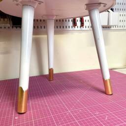 Neutral Tan Tiger Round Bedside Table . Coffee Coloured & White Nightstand Or Side Table. Imitation Gold Leaf Top - thumbnail 4