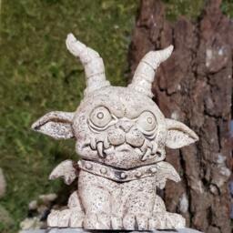 Gargoyle Statue - thumbnail 3