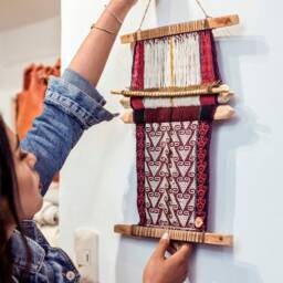 Awana Amaru - M, Handwoven Peruvian Wall Hanging - Boho Home Decor, Sheep's Wool - thumbnail 2