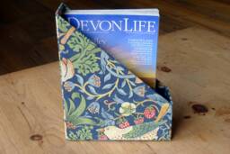 William Morris Magazine Holder Strawberry Thief Navy, Handmade Stationery - thumbnail 1