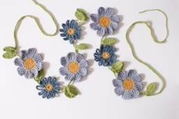 Crochet Blue Daisy Flower With Leaves Wall Hanging Bunting - Nature Decoration Spring Summer Garland Easter/ Mother's Day Present Gift - thumbnail 1