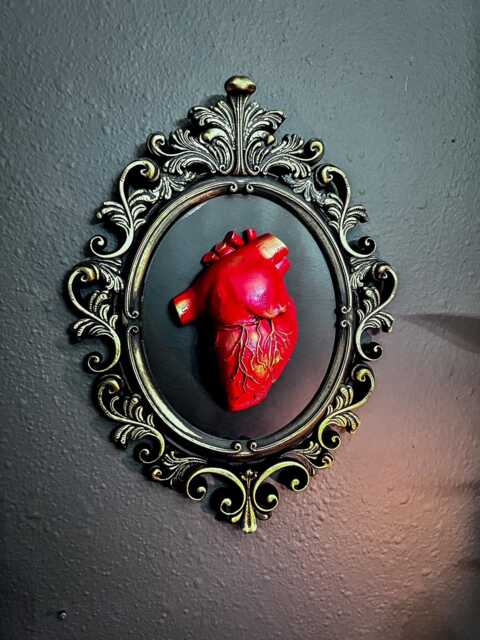 Gothic Solid Framed Heart Wall Decor - image 1