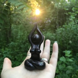 Wild Summer Berry Meditation Goddess Statue - Sage Woman, Yoga, Summer Solstice, Raspberry, Blackberry, Red Tent, Priestess, Inner Wisdom - thumbnail 2