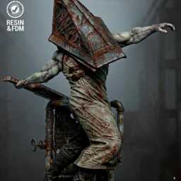Executioner Of Guilt - Psychological Horror Monster Silent City Pryamid Head Resin Figure 16K - thumbnail 3