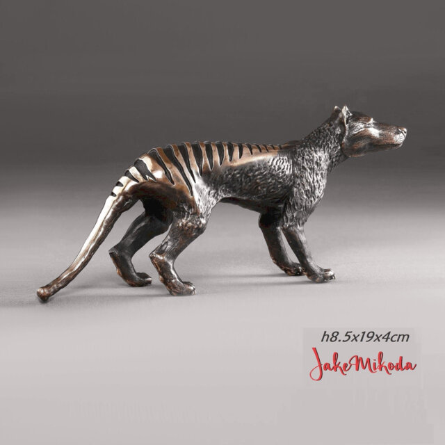 Thylacine - Tasmanian Tiger Bronze Sculpture Miniature H8.5xl19xw4cm/Extinct Species Wildlife Conservation Gift Tasmanian Art - image 1