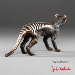 Thylacine - Tasmanian Tiger Bronze Sculpture Miniature H8.5xl19xw4cm/Extinct Species Wildlife Conservation Gift Tasmanian Art - thumbnail 3