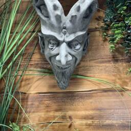 stone Garden Large Gargoyle Gremlin Joker Wall Plaque Hanger Planter Ornament - thumbnail 2