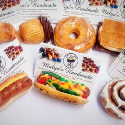 Hot Dog Business Card Holder, Food Truck Decor, Polymer Clay Foodie Gift - thumbnail 4