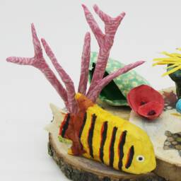 Paperweight Marine Scene With Yellow & Brown Tropical Fish Entirely Hand Made - thumbnail 2