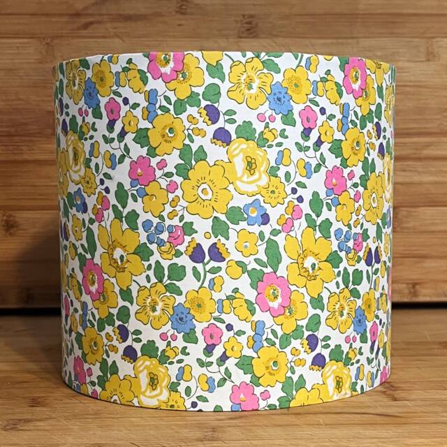 Liberty Yellow Betsy Cotton Lampshade 20cm/30cm 40cm. Ideal For Bedside Table Floor Lamp & Ceiling Pendant. Uk/Eu/Us Fittings - image 1