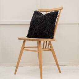 Sheepskin Scatter Cushion . Pillow Genuine Sheepskin Cushion. Fluffy - thumbnail 3