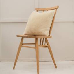 Sheepskin Scatter Cushion . Pillow Genuine Sheepskin Cushion. Fluffy - thumbnail 2