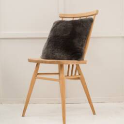 Sheepskin Scatter Cushion . Pillow Genuine Sheepskin Cushion. Fluffy - thumbnail 4