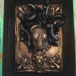 Medusa. Nicho. Hand Made. Wedding, Anniversary, Birthday, Present. Unique. Art. Sculpture. Keepsake. Retablo. Oak - thumbnail 2