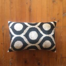 Handwoven Ikat Velvet Pillow Cover Samarkand Silk Cushion - thumbnail 2