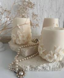 Gabrielle Flowery Candle - thumbnail 1