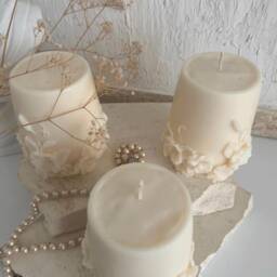 Gabrielle Flowery Candle - thumbnail 2