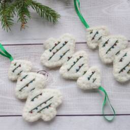 Felt Christmas Tree Ornaments Handmade Wool Decorations With Pearls - Set Of 3 - thumbnail 2