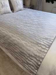 Silver Bed Runner Handmade Scarf Throw Blanket Comforter For Double, King Super Size, Luxury Bedding Set Torrent Platinum