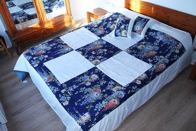 Covers Blue & White Bed Patchwork Style, Decorations Chrysanthemum Flowers, Quilted, For 160 By 200 - image 1