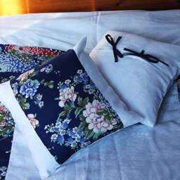 Covers Blue & White Bed Patchwork Style, Decorations Chrysanthemum Flowers, Quilted, For 160 By 200 - thumbnail 3