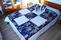 Covers Blue & White Bed Patchwork Style, Decorations Chrysanthemum Flowers, Quilted, For 160 By 200