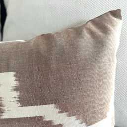 Silk Waterwave Taffeta Ikat Burgundy Cushion Cover Approx 50 X 30cm - thumbnail 2