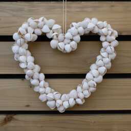 Cockle Shell Heart White Coastal Home Nautical Decoration Beachy Wall Hanging Accessory, Heart Gift For Sister Mum Birthday Present - thumbnail 3