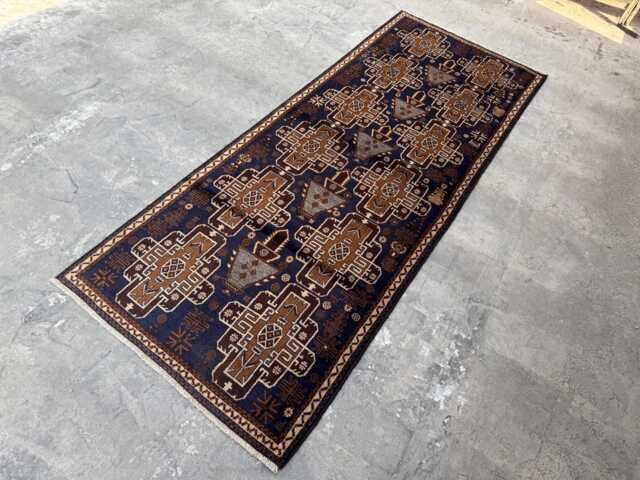 Luxurious 3'9x9'7 Runner Rug - Hand-Knotted Woolen Elegant Rug, High Quality Oriental Tribal Design Kitchen , Dining Room, Hallway - image 1