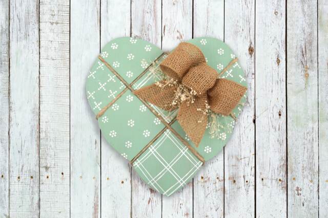 Victorian Green Heart Wall Hanging, Burlap Bow, Shabby Chic Decor