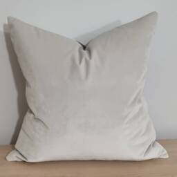 Designers Guild Christian Lacroix Souvenir & Omega Velvet Cushion Cover 50x50 cm - thumbnail 3