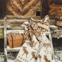 Reversible Wool Blanket New Zealand Throw With Deer - thumbnail 2